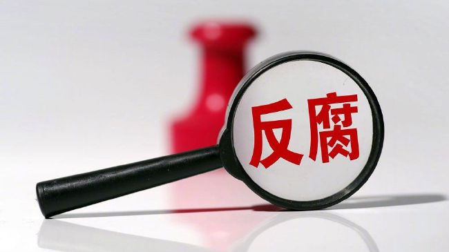 德劳伦蒂斯已经与乌迪内斯的主席进行了接触，想要用2000万欧＋500万欧的价格签下萨马尔季奇。